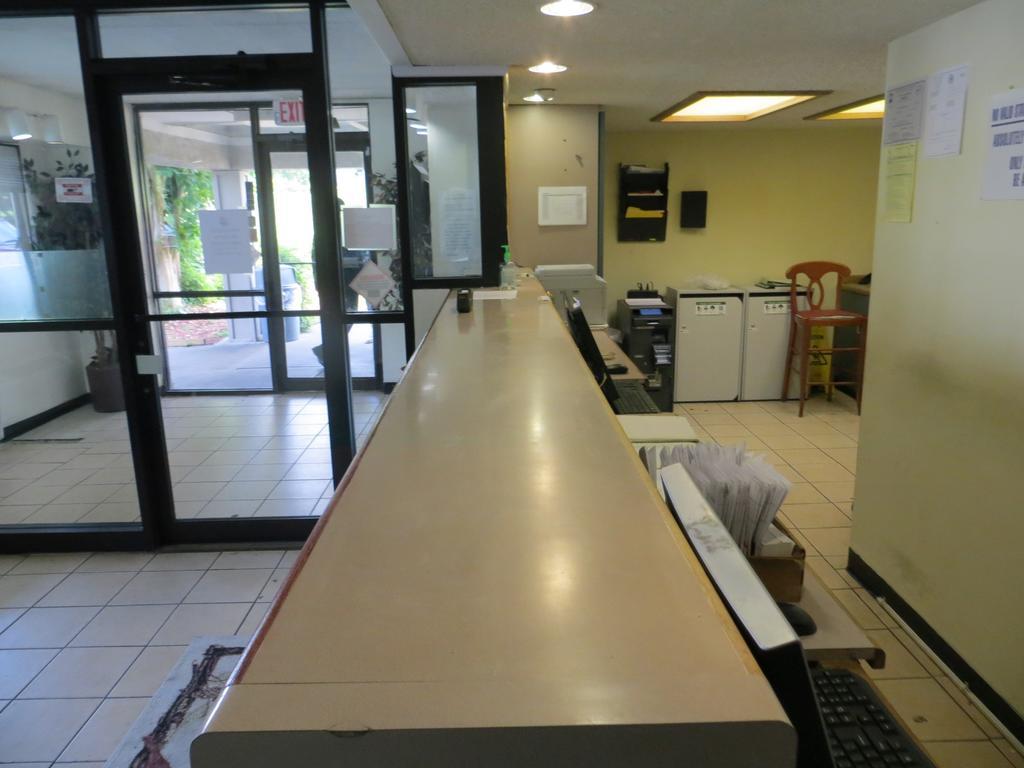 A2C Budget Hotel Atlanta Bagian luar foto